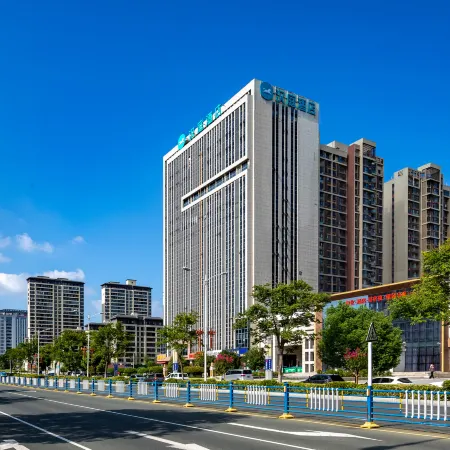 HanTing Hotel (Xinyang Luoshan Stadium)