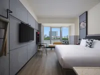 Moxy Ningbo Old Bund