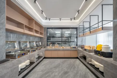 Pinrui Zhenxuan Hotel (Shaoyang High-Speed Railway Station) Отели рядом с достопримечательностью «Shaoyang University (Southeast to Shaoyang Bureau of Commerce)»