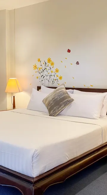 ห้องดีลักซ์ เตียงใหญ่ 1 เตียง