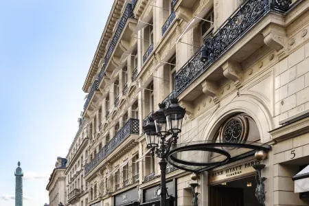Park Hyatt Paris Vendome Отели рядом с достопримечательностью «Парк дэ Пранс»