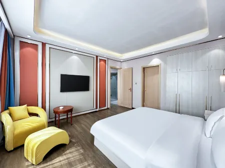 Gongga Hotel Отели рядом с достопримечательностью «Five Sciences Buddhist Academy»