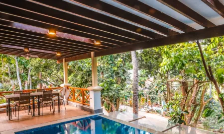 Noni's Resort Отели в г. Алитагтаг