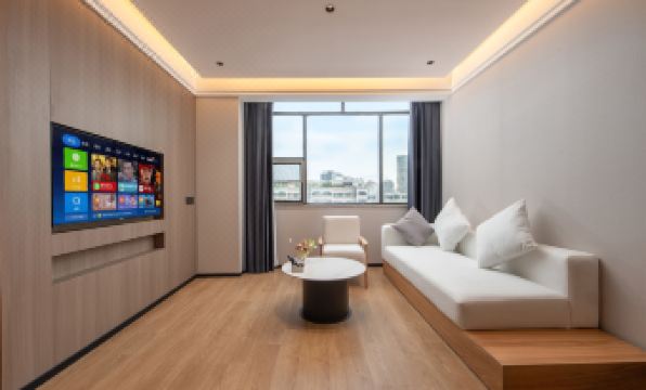 Baiyaduo Hotel (Shanwei Erma Road Food Street Xinli City Plaza)