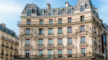 Hôtel Mercure Paris Bastille Marais Отели рядом с достопримечательностью «Atelier des Lumieres»