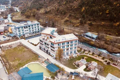 Yuntu Tanggu Hot Spring Resort Hotel Hotels near Dujuan Gorge