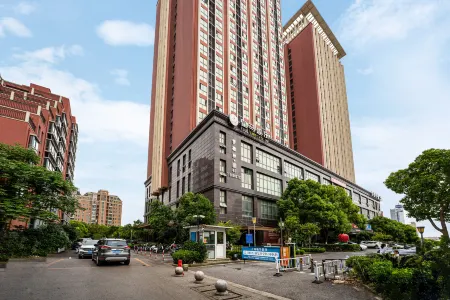Shanghai Luju Serviced Apartment (Nanhui University Town Huinan Subway Station) Отели рядом с достопримечательностью «Nanhui University Town»