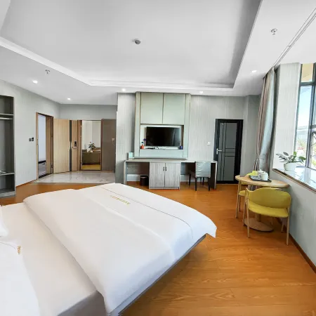 Ruili Manxing Boutique Hotel