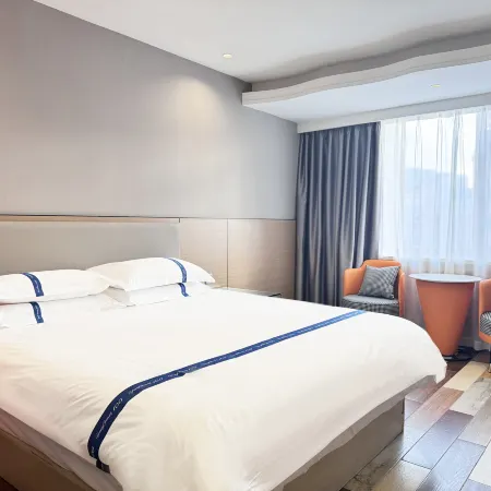 LIJIN HOTEL (Jilin Xi'an Road Linjiangmen Square)