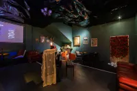 โรงแรมปูหยวี่ซานจู สาขา สวนหยวนซาน อี้ชุน - ที่มีบาร์