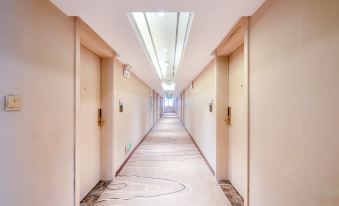 City Comfort Inn (Qujing Huizede City Store)