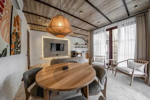 Putri Salju Villa by EVDEkimi – Teras indah di jantung artistik Ubud Unggulan Photos