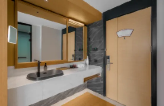 建國•璞隱酒店（烏魯木齊高鐵站北廣場萬達店） 鄰近烏魯木齊站的酒店