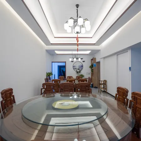 Jiuhuashan Huayuan Hotel (Jiuhuashan Scenic Area Visitor Service Center Branch)