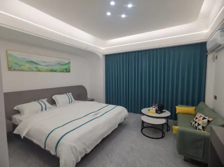 Xingang Chinese Inn Отели рядом с достопримечательностью «Triton Bay»