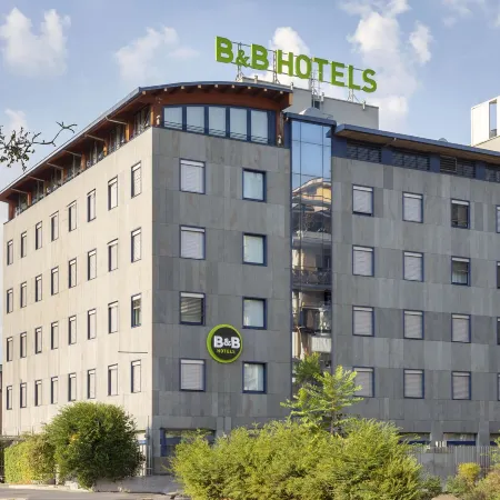 B&B Hotel Milano La Spezia Отели рядом с достопримечательностью «Фамагоста»