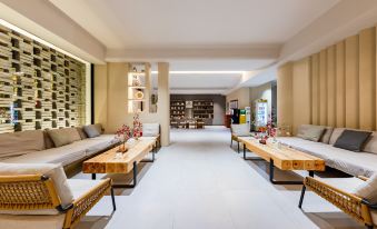 Early Morning Time Hotel (Dali Ancient City South Gate)