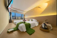 Longmao Elf Hotel (Chengdu Kuanzhai Alley Wenshuyuan Subway Station Branch)