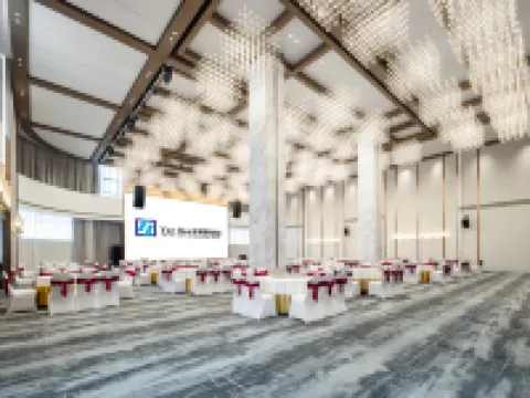 Yuehua Jinpu International Hotel (Pubei Aoyuan Plaza) Hotels in Pubei