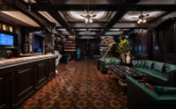 Jinbi Hall Hotel (Nanping Pedestrian Street Jinma Bijifang Branch)