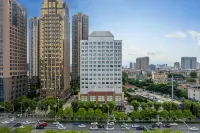 Wuhan Huazun Tianlun Hotel Hotels near LIANG PIN PU ZI WU LUO LU FU JIA PO DIAN