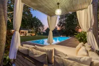 Hide & Seek River Villa Hotels in Si Prachan District