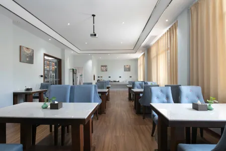 Wuyue Yangguang Intercontinental Hotel