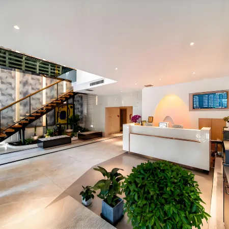 Urumqi Junhe Box Hotel (West Daqiao Hongshan Park Branch)