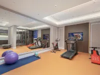 Vienna International Hotel (Jiugong Avenue, Tongshan County) - parking