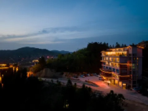 Taihe Mountain House Scenic Hotel (Xijiang Qianhu Miao Village West Gate Tourist Service Center)