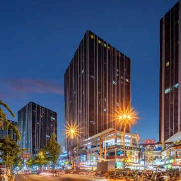 Rongyi Hotel (Chengdu West Railway Station Wanda Plaza) Hotels near Chengduxi Railway Station