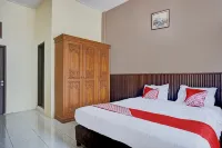 Dancenter Kuta Alam Near Masjid Oman Al-Makmur Hotels in Kuta Alam