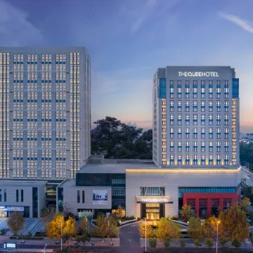 THE QUBE HOTEL ANQING