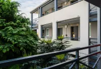 B&B HOTEL Lille Seclin Unexpo Hotels in Gondecourt