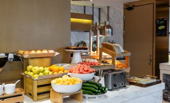 Elong Hotel Shanghai Pudong Jinqiao LaLaport。