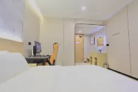 Fenbei E-Sports Hotel (Fuqing Dongbai Liqiao Special Historical Cultural Street)