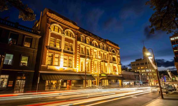 Hadley's Orient Hotel