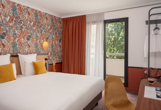 호텔 파리 불로뉴의 우아한 로비 공간