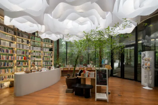 湖畔花園飯店（廬山風景名勝區含鄱口店） 廬山國家級旅遊風景名勝區-蘆林湖附近的飯店