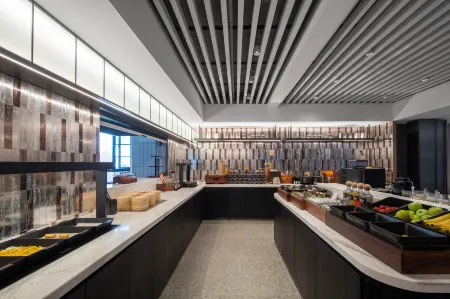 Chengdu Qingbaijiang Wanda Culture and Sports Center Atour X Hotel Отели рядом с достопримечательностью «Sichuan Construction Department Televison University Branch (Junior College)»