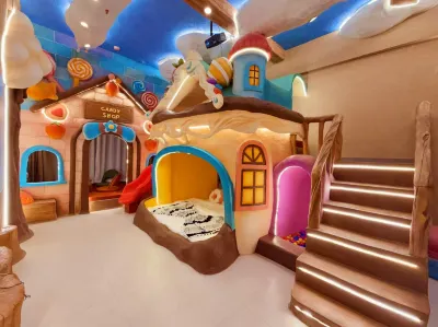 Qifentian Homestay (Chinese Baroque Style Street) Отели в г. 