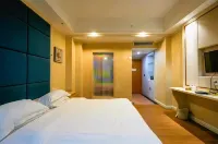 Jinding Grand Hotel (Jinxian Station Fenghuang Street) - parking