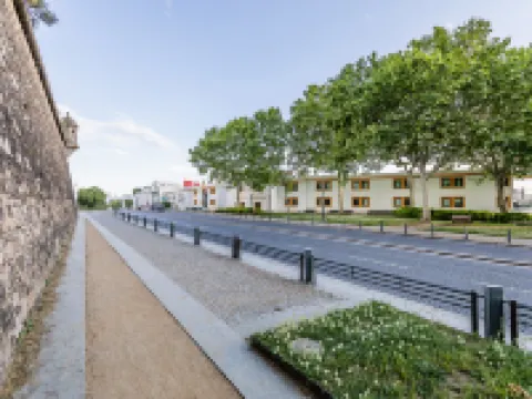 Ibis Évora โรงแรมในแอวูรา