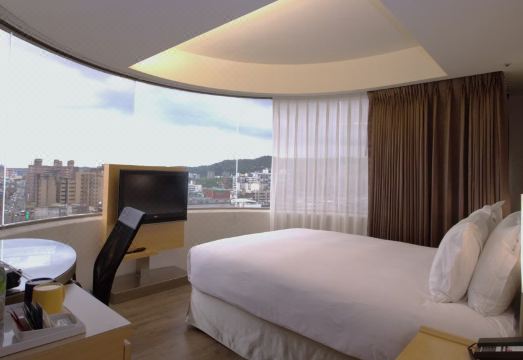 홀리데이 인 익스프레스 타오위안