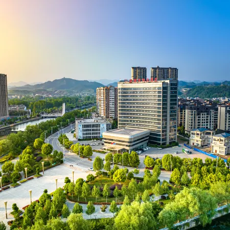 ZhuoYue Tianhe Hotel