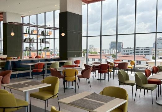 5. 더 쿼터 람캄행..