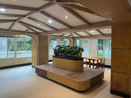 Eastan Golf View ChiangMai Отели рядом с достопримечательностью «Wat Don Chan»