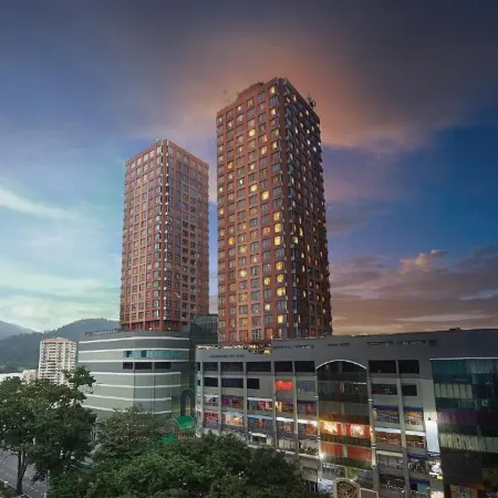 Berjaya Penang Hotel Отели рядом с достопримечательностью «Gurney Drive»