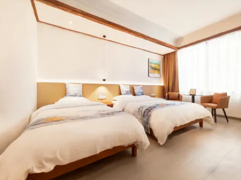 Small Backbasket INN (Zhangjiajie Tianmen Mountain Cableway Station Store)