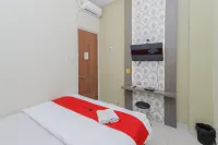 RedDoorz @ Ngagel Jaya Surabaya Hoteller i Pucang Sewu